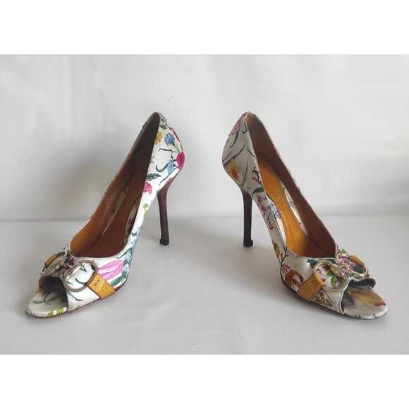 GUCCI Spring Floral Silk Satin Horsebit Peep Toe Pump Heels RARE!! Size 7 C - Picture 1 of 14